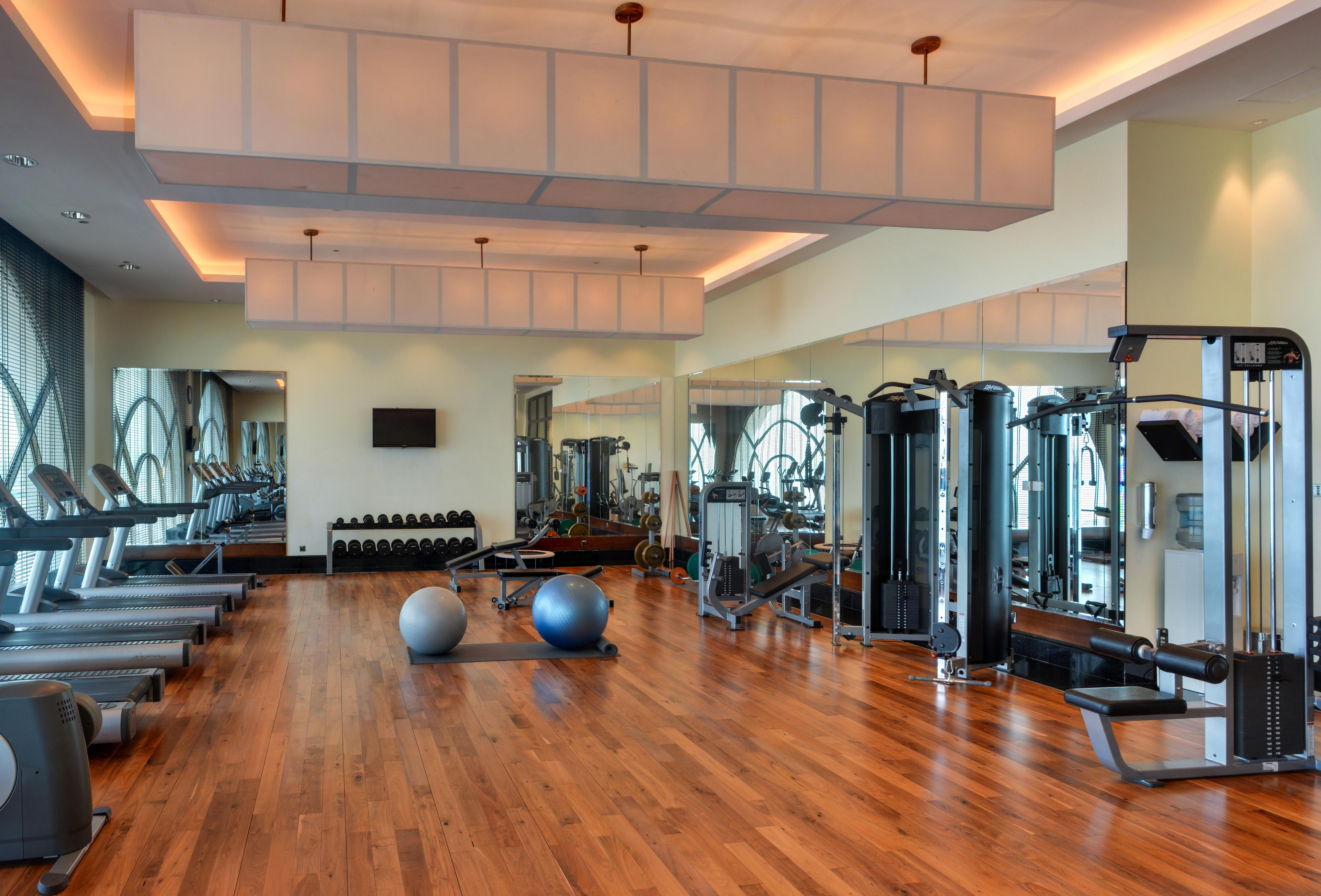 Sofitel Al Khobar The Corniche Otel Dış mekan fotoğraf The gym at the hotel