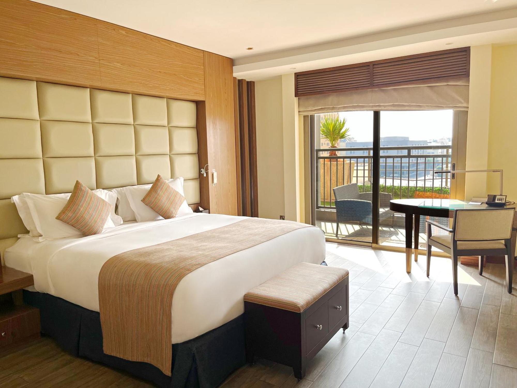 Sofitel Al Khobar The Corniche Otel Dış mekan fotoğraf A room at the hotel