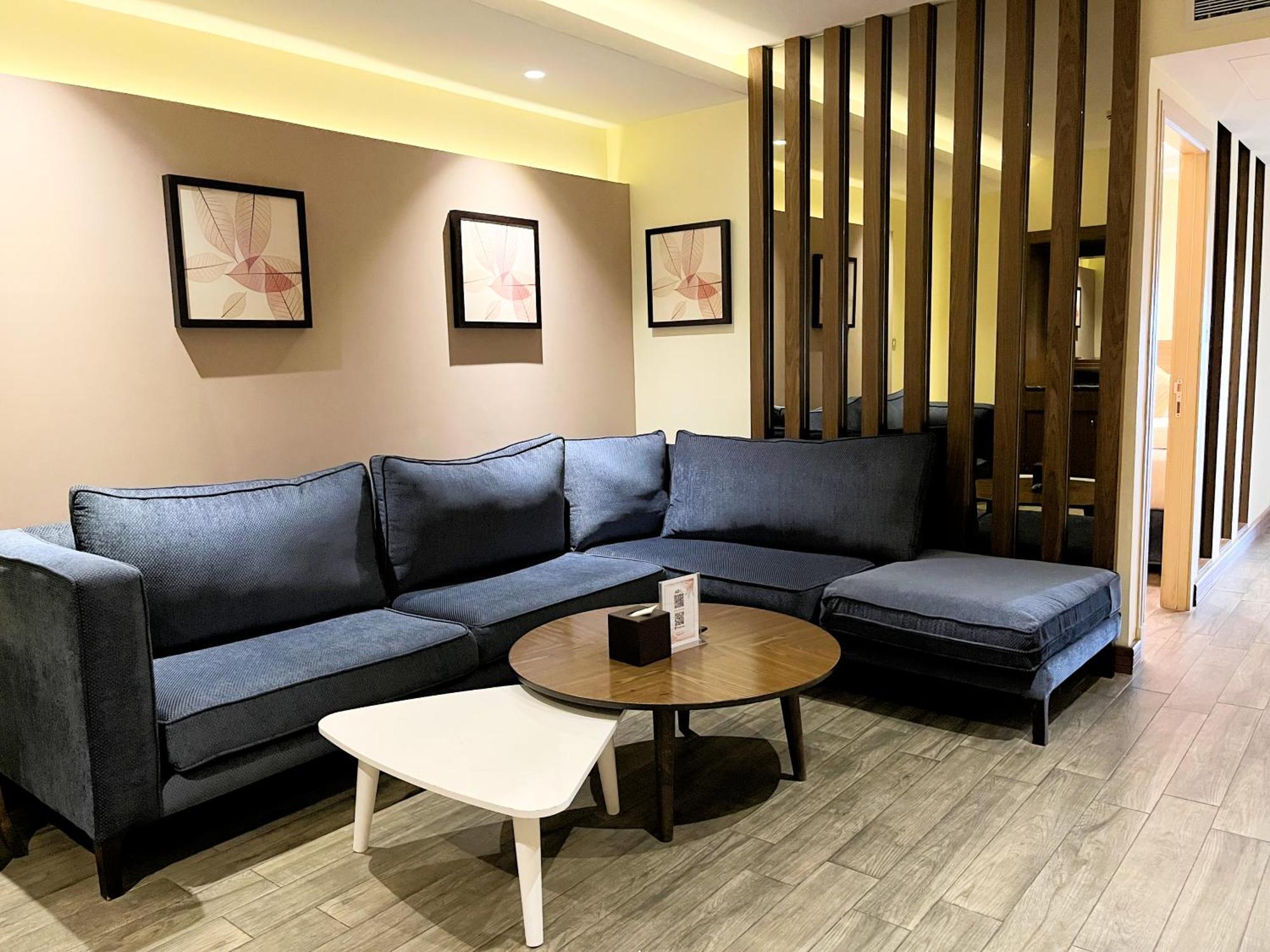 Sofitel Al Khobar The Corniche Otel Dış mekan fotoğraf The waiting room at the clinic