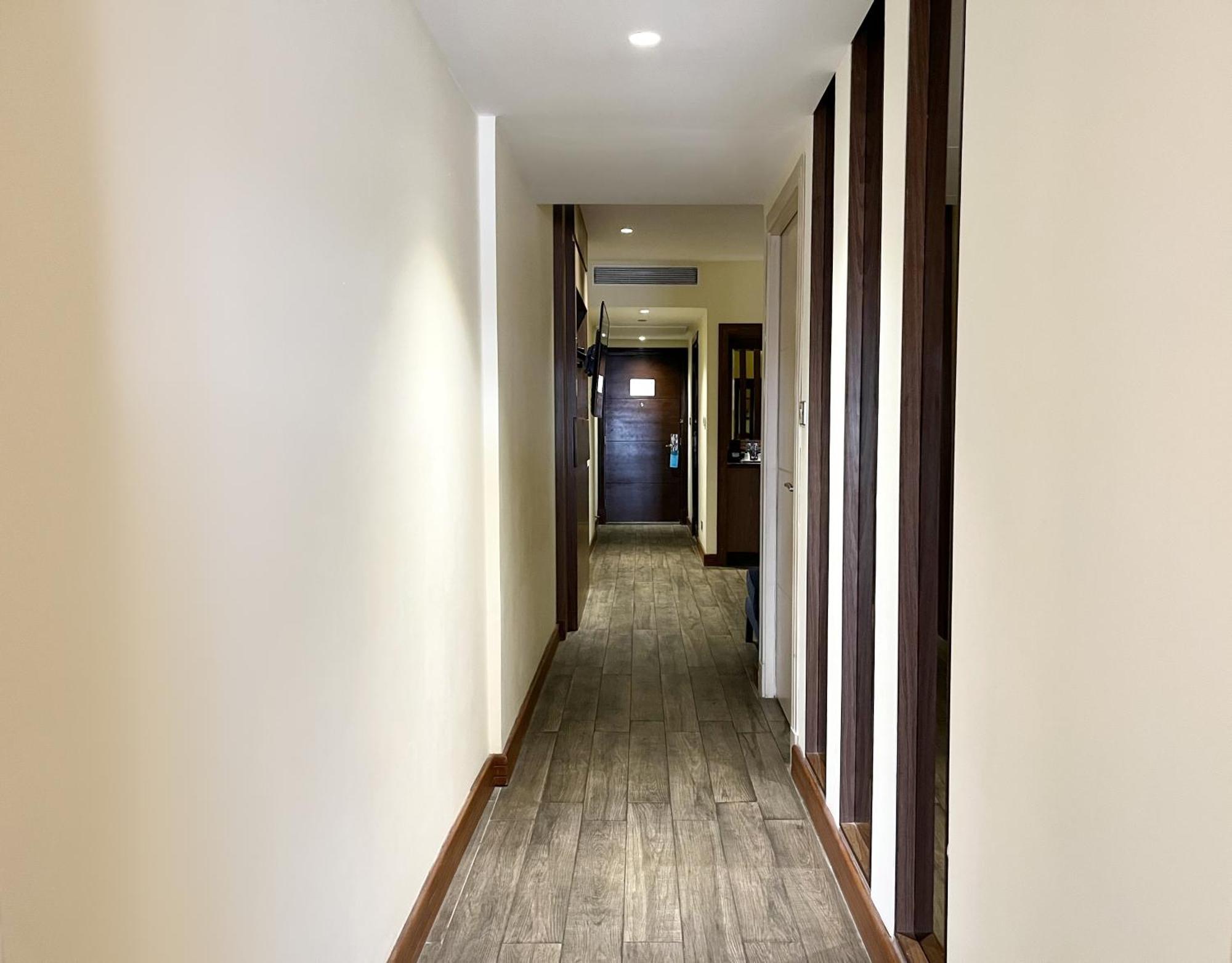 Sofitel Al Khobar The Corniche Otel Dış mekan fotoğraf A corridor in a hotel