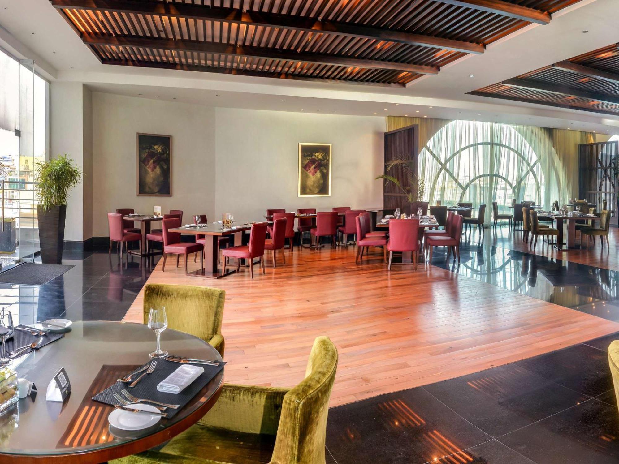 Sofitel Al Khobar The Corniche Otel Dış mekan fotoğraf The restaurant