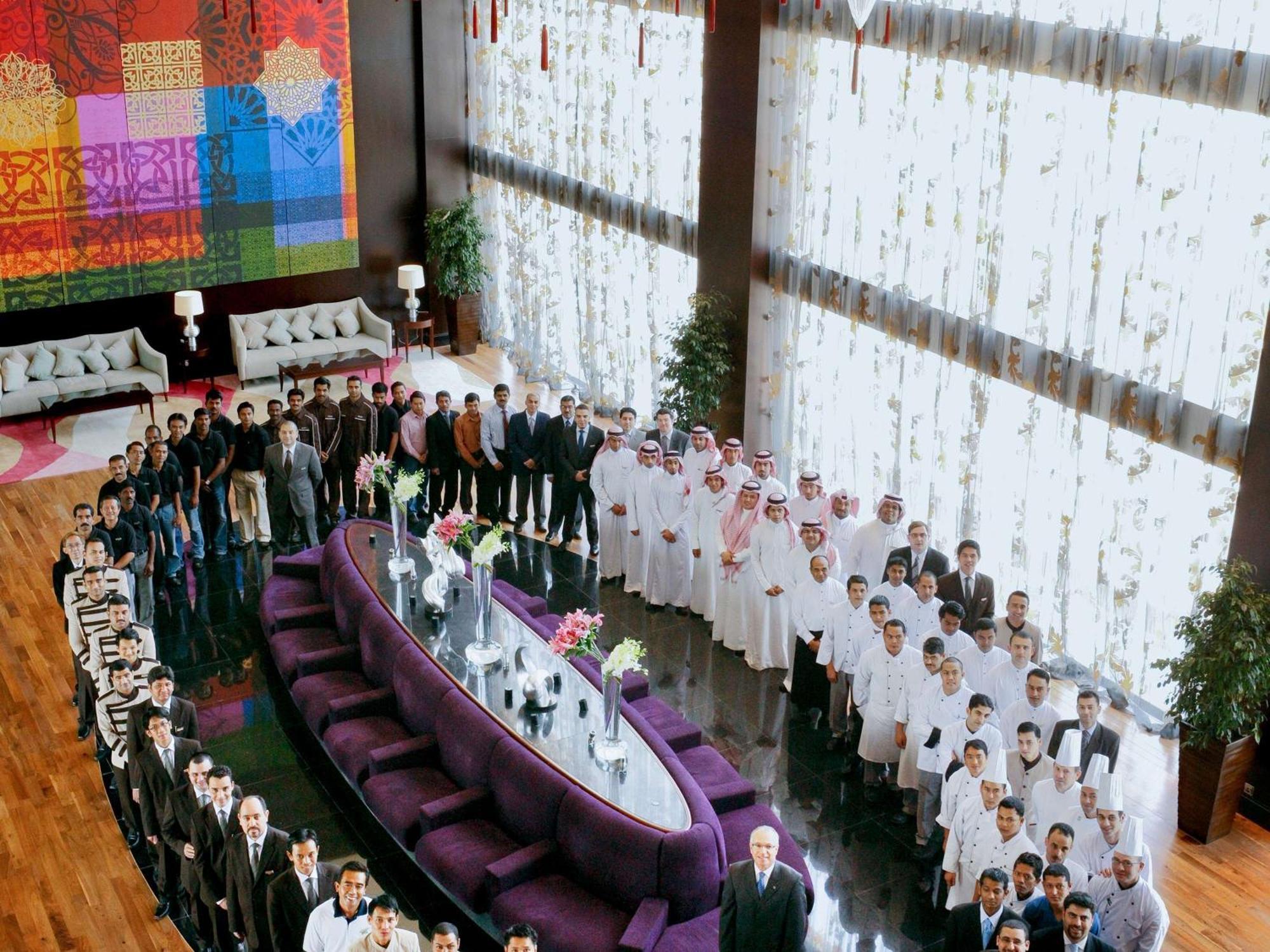 Sofitel Al Khobar The Corniche Otel Dış mekan fotoğraf The staff of the Ritz-Carlton, DIFC, Dubai
