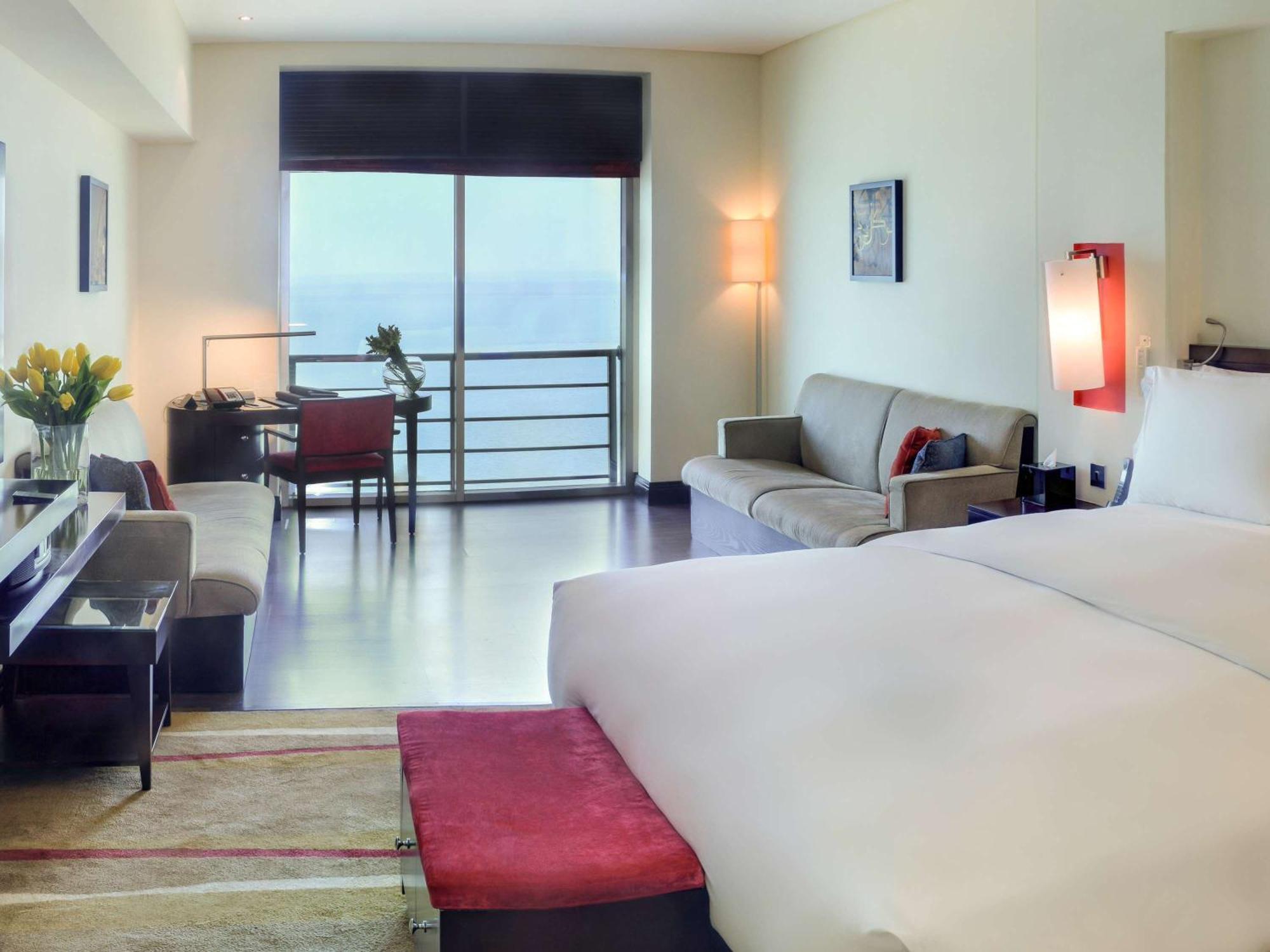 Sofitel Al Khobar The Corniche Otel Dış mekan fotoğraf A typical room at the hotel
