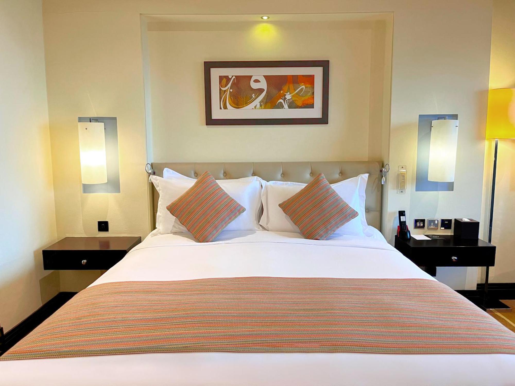 Sofitel Al Khobar The Corniche Otel Dış mekan fotoğraf A bedroom at the hotel