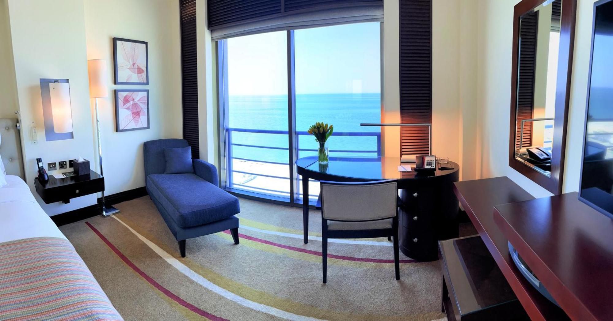 Sofitel Al Khobar The Corniche Otel Dış mekan fotoğraf A room at the Jumeirah Beach Hotel